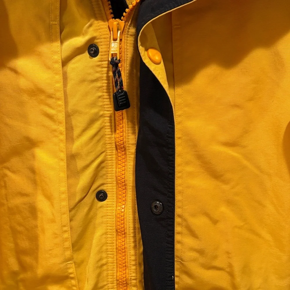 Carhartt Two-Tone Yellow and Black Coat - Picture 4 of 7